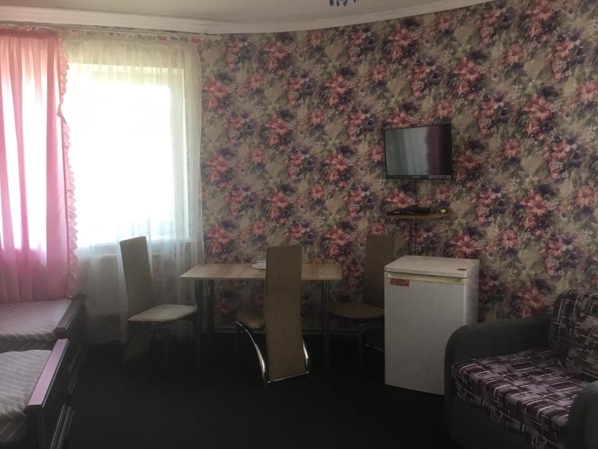 Inn Alibi Khorodelets Экстерьер фото